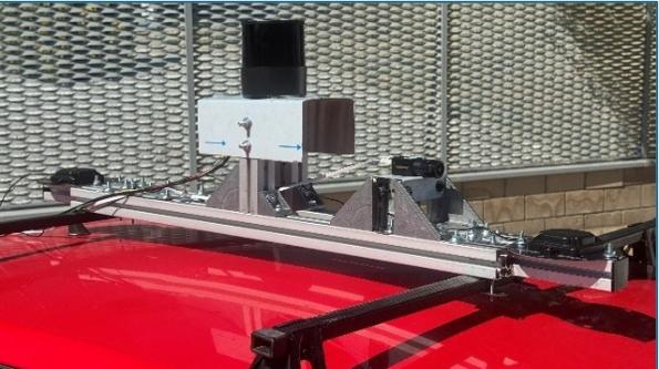 LiDAR 360, cámara RGB y GNSS montados en la baca de un coche